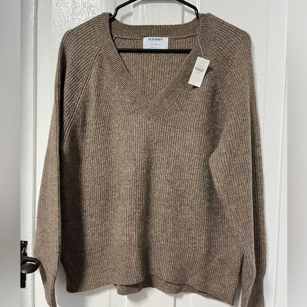 NWT Old Navy Vneck mocha taffy brown machine washable soft sweater size XS
